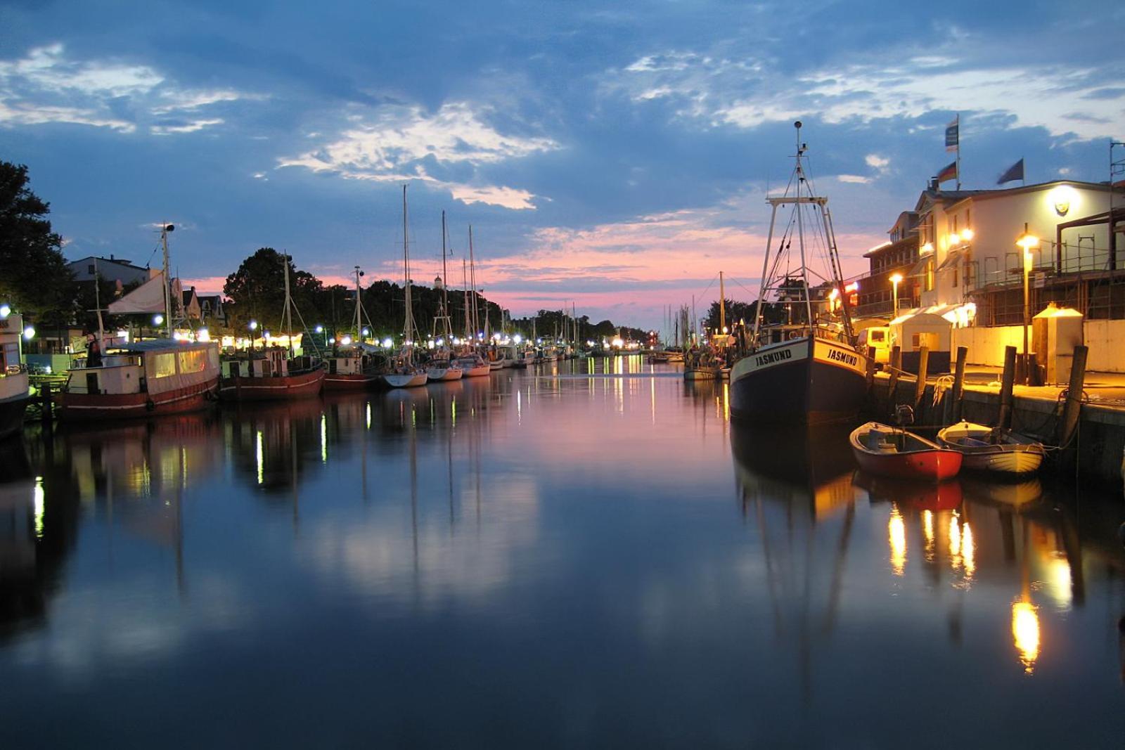 Strandpalais/Meerblick Rostock Buitenkant foto